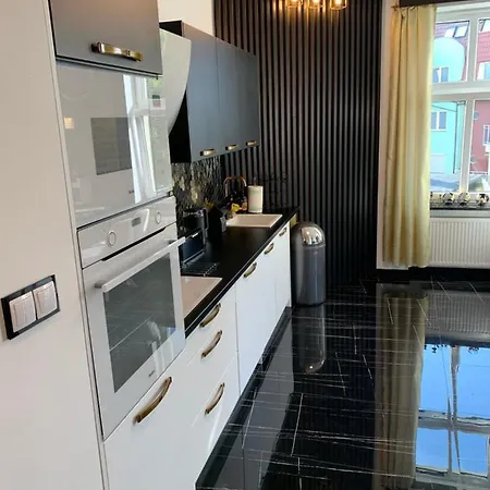 Czarna Perla Ekskluzywny Dla Wymagajacych Колобжег