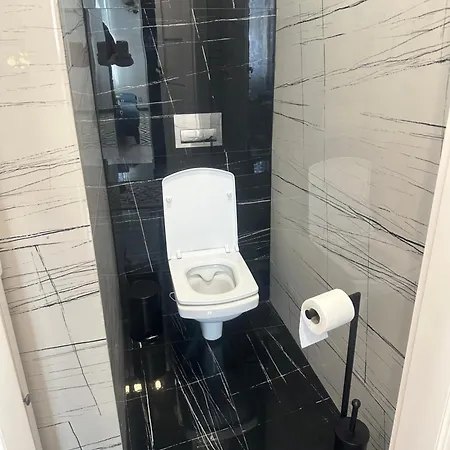 Czarna Perla Ekskluzywny Dla Wymagajacych Колобжег